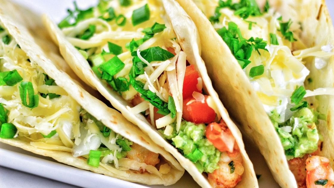 Shrimp Tacos with Homemade Guacamole Sauce (Easy Recipe)
